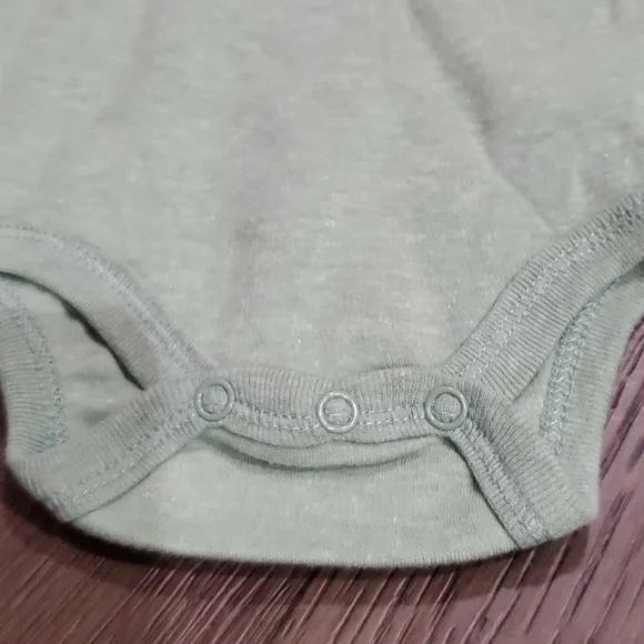 Baby Yoda bodysuit (3-6 Months) - Picture 3 of 6